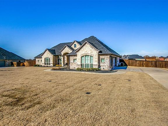 2nd image of 851 Davenport Dr