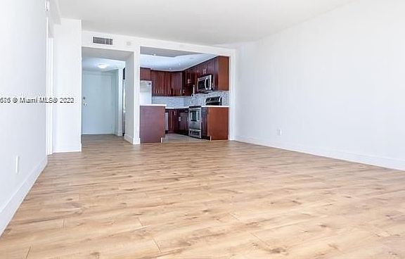 5th image of 13499 Biscayne Blvd APT 912