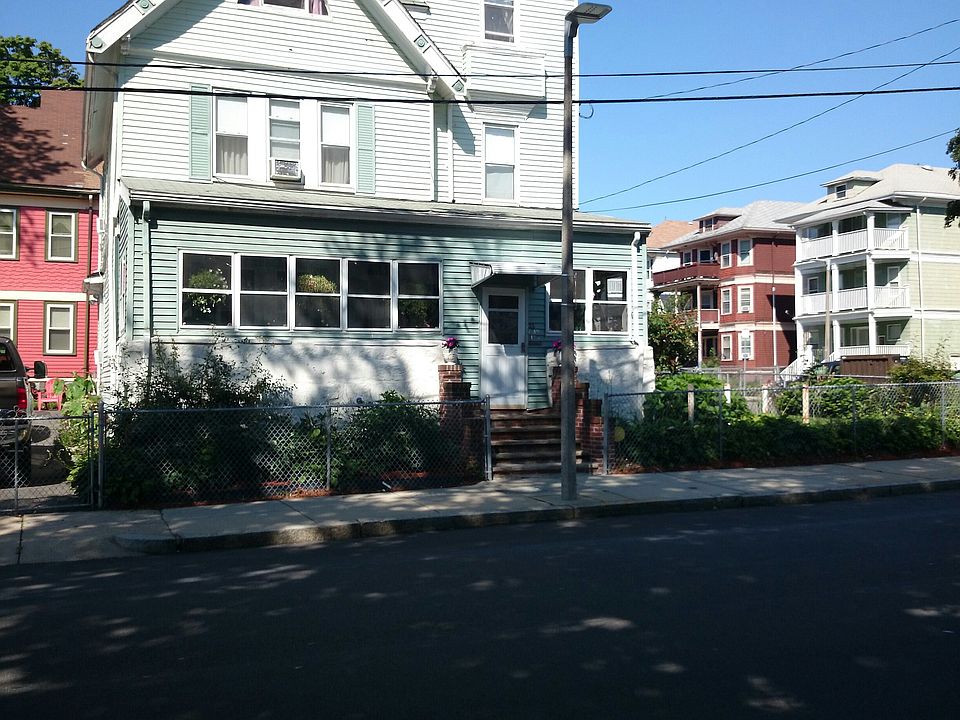 2nd image of 33 Bernard St