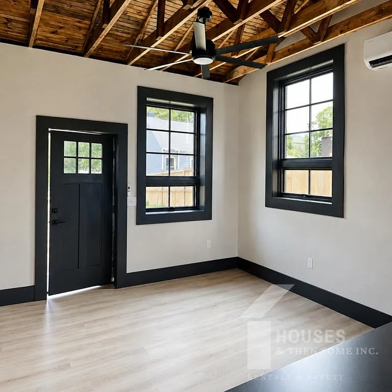 8 B Dargan St — Photo 2