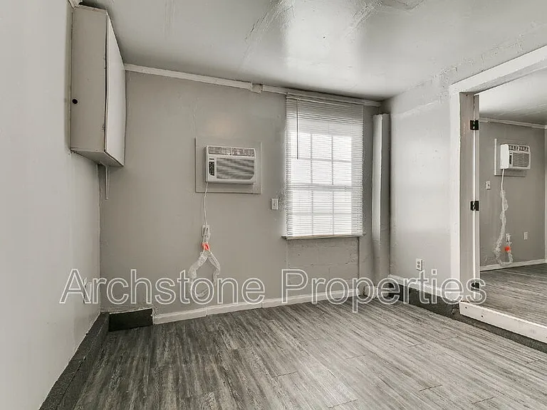 1233 N Grand Blvd — Photo 23