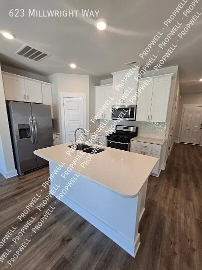 3 bed, 2.5 bath, 1400 sqft, $1,695 — Photo 4
