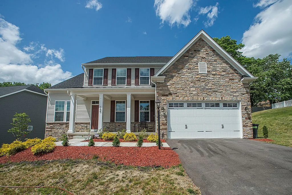 100 Cole Dr photo 1