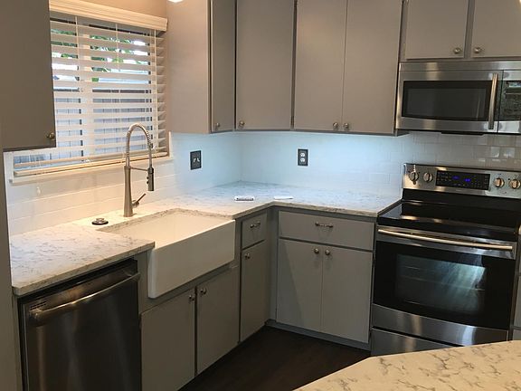 Great updated kitchen with island