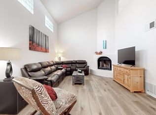 7312 Bobwhite Ln NE, Albuquerque, NM 87109