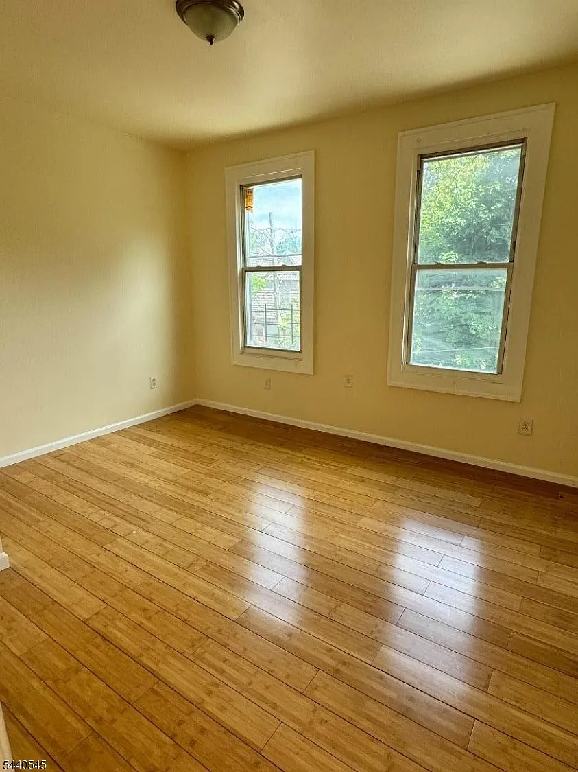 2 bed, 1.0 bath, $1,875 — Photo 4