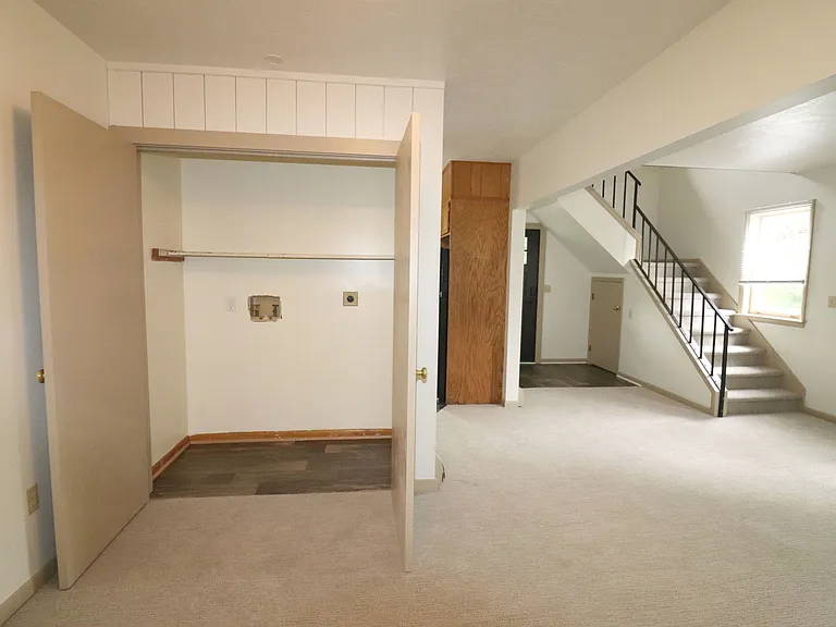 1752 Heilmandale Rd #E — Photo 7