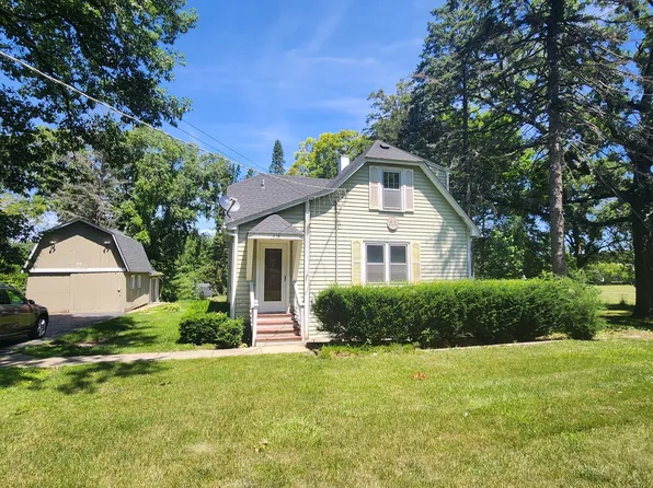 414 W Forest Ave, Round Lake, IL 60073
