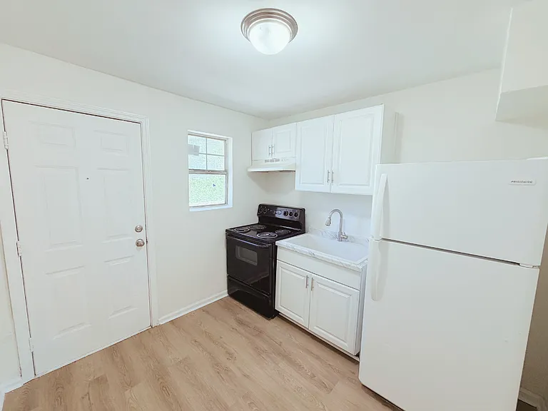 443 Dargan Pl SW — Photo 8