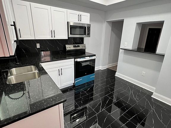 4th image of 6645 Vandike St