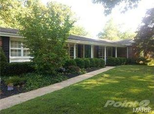 316 Willowick Dr, Ballwin, MO