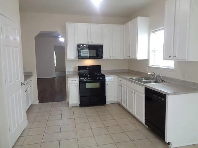 3 bed, 2.0 bath, 1792 sqft, $1,925 — Photo 4