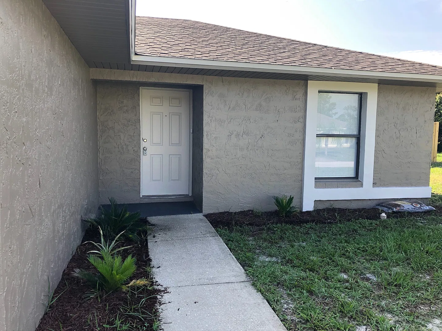 3br/2ba W/Garage - For Rent - 3095 Utah Dr — Photo 1
