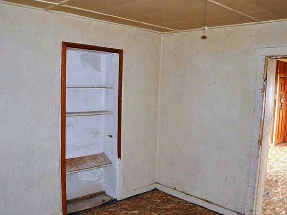 5th image of 402 S Railroad Ave