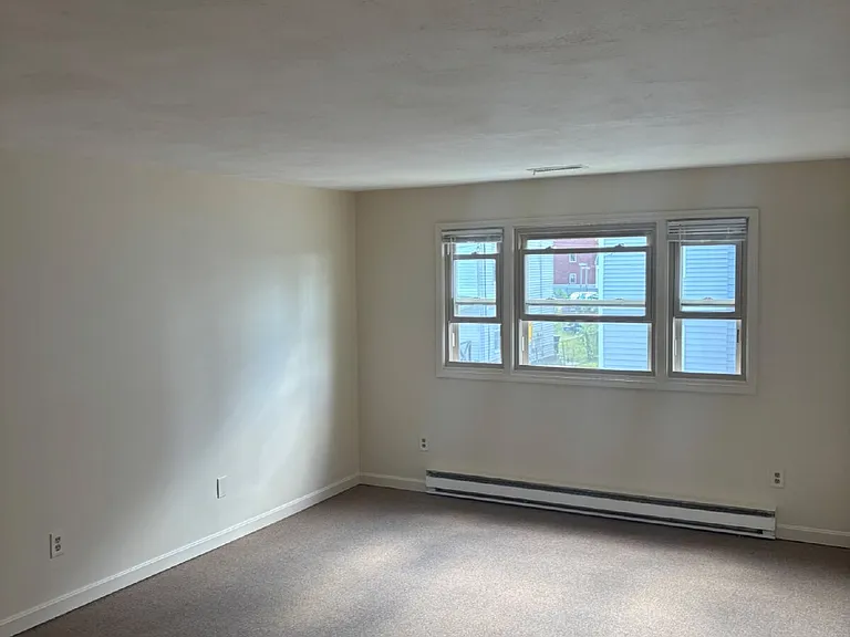 210 Pine St #13 — Photo 2
