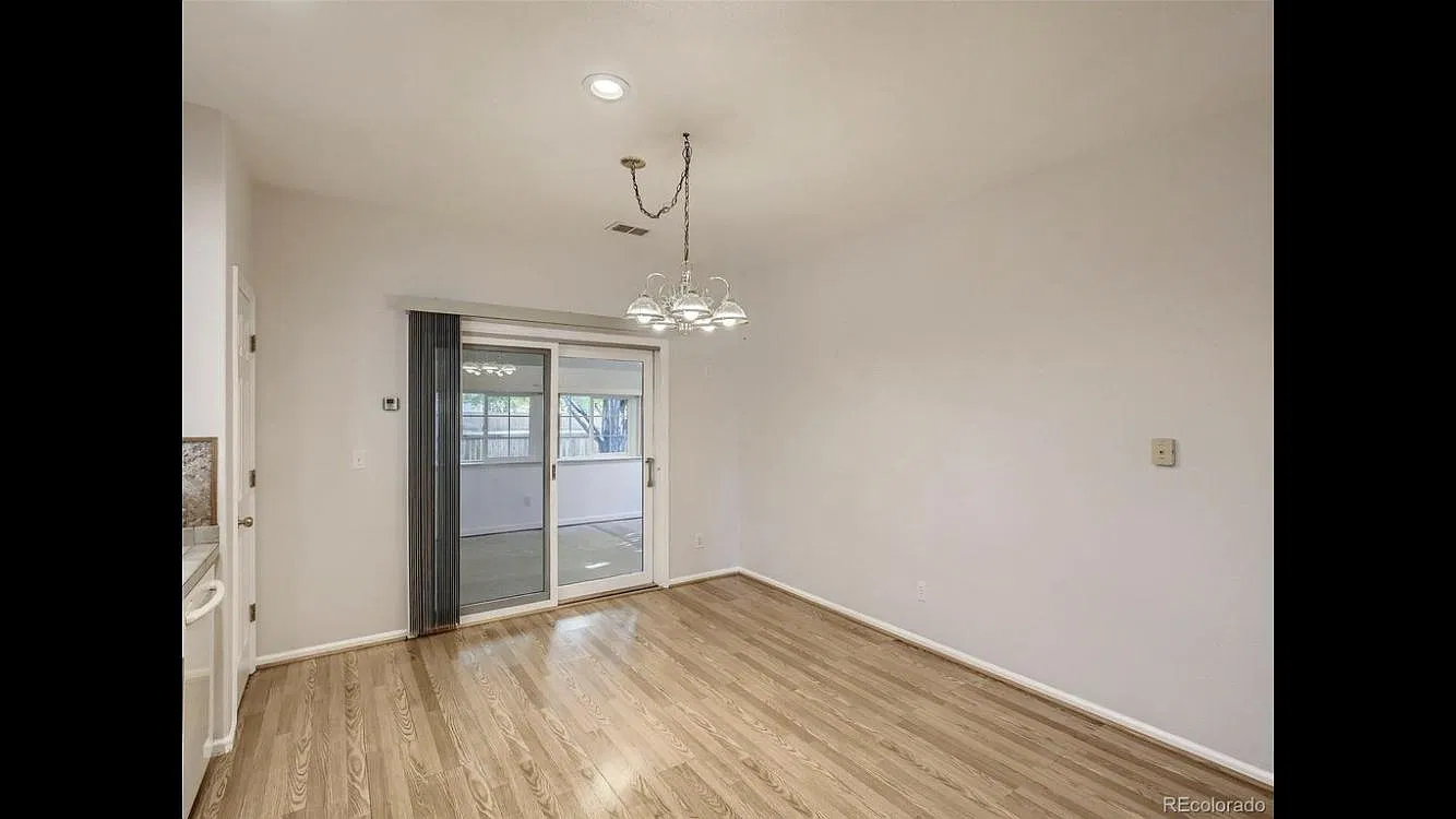 3 bed, 1303 sqft, $2,495 — Photo 4
