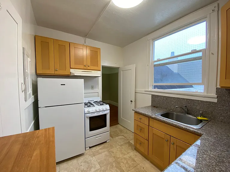 1495 10th Ave #6 — Photo 5