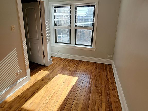 5th image of 5239 N Winthrop Ave APT 1