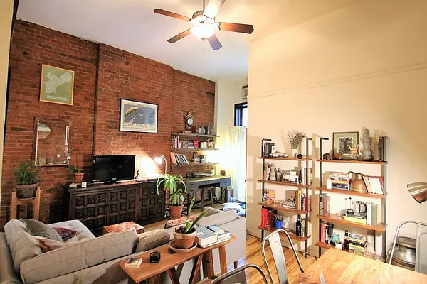 Rented by JK Dansar Corp | media 43