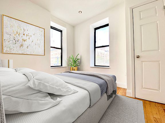 3rd image of 934 Amsterdam Ave #2C