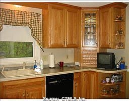 5th image of 49 Highview Dr