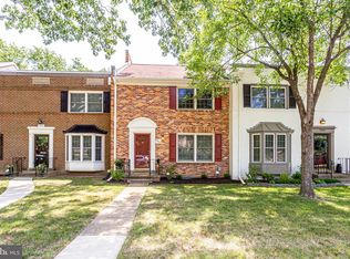5957 Queenston St, Springfield, VA 22152