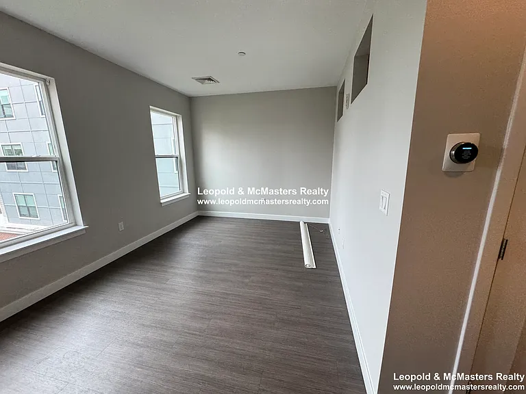 Hillside Residence — Photo 15