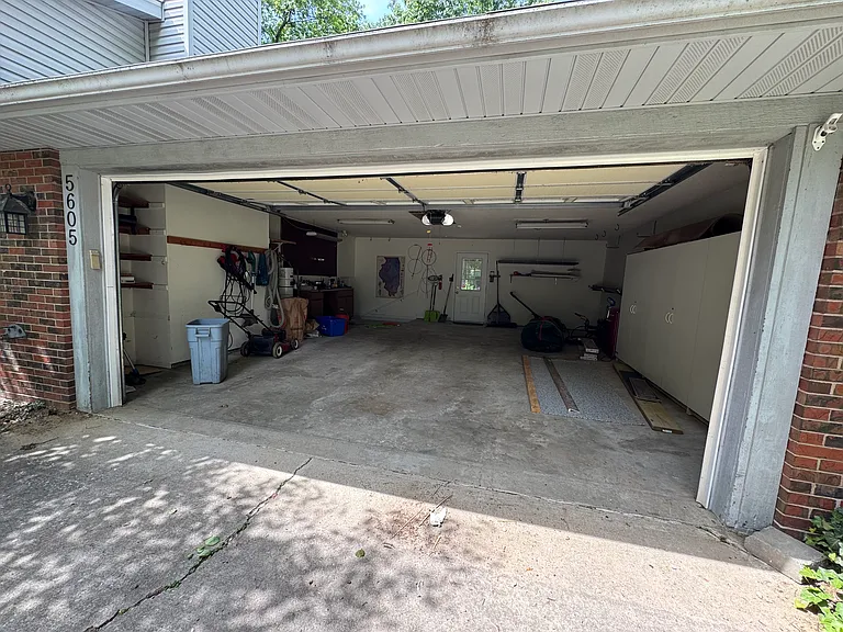5605 Woodland Dr — Photo 18