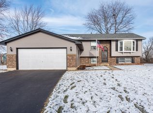 2532 Heron Dr, Lindenhurst, IL 60046