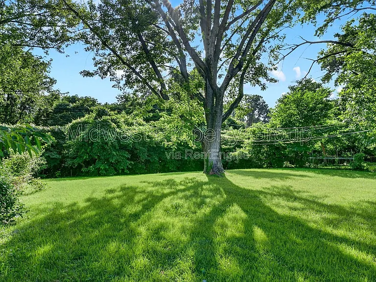 273 Roderick Dr — Photo 20
