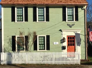 33 High St, Rockport, MA 01966