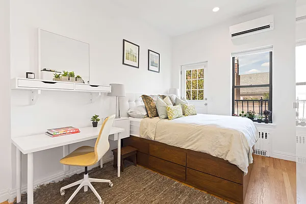 Sold by Compass | media 5