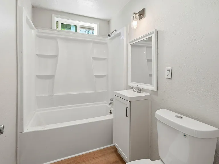 1008 Gemini Ct #2 — Photo 2