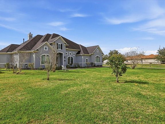 2nd image of 10041 Jay Rd