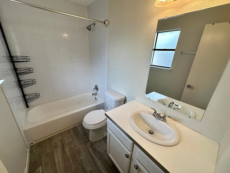 1429 Hyridge Cir — Photo 10