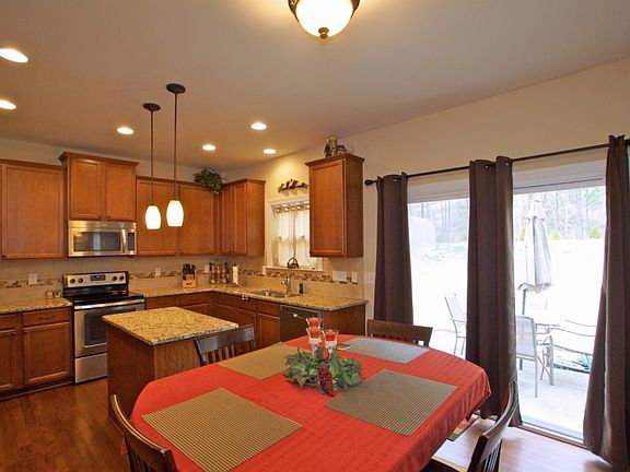 5th image of 32 Oxmoor Dr