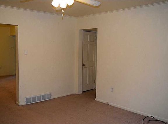 5th image of 234 E Warrington Ave