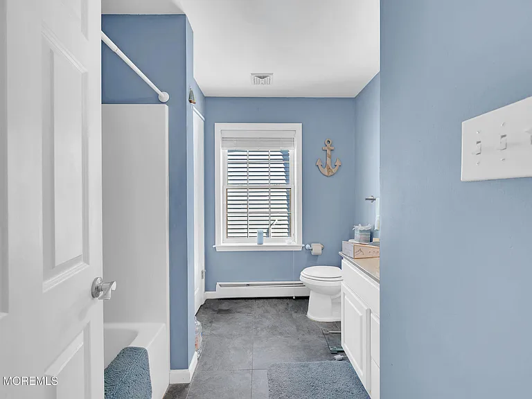 8 Nichols Ave — Photo 17