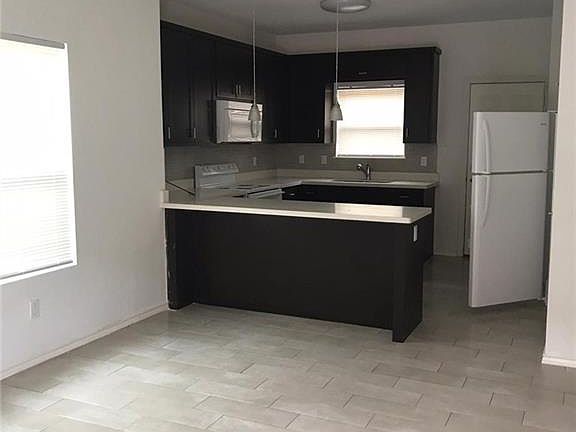 4th image of 3813 Valeria St #1