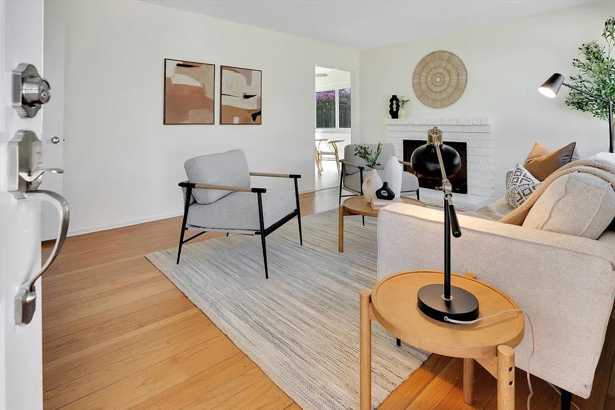 2 bed, 851 sqft, $3,150 — Photo 3