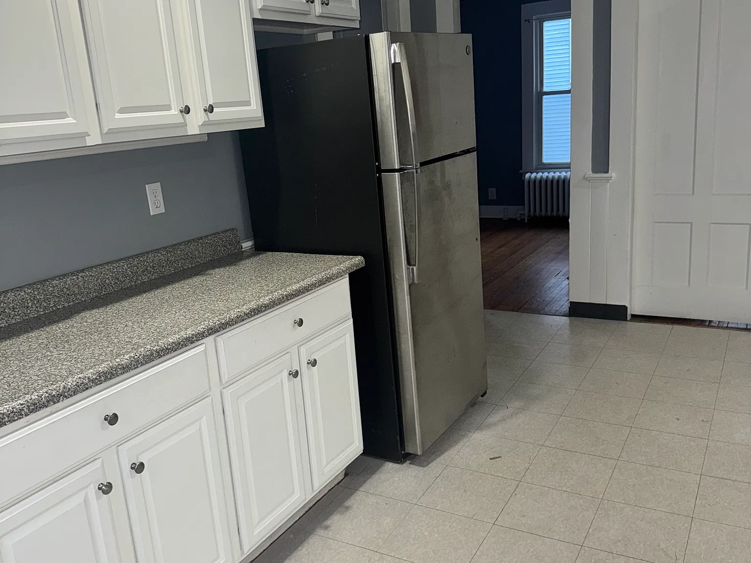 4 bed, 1000 sqft, $2,000 — Photo 3