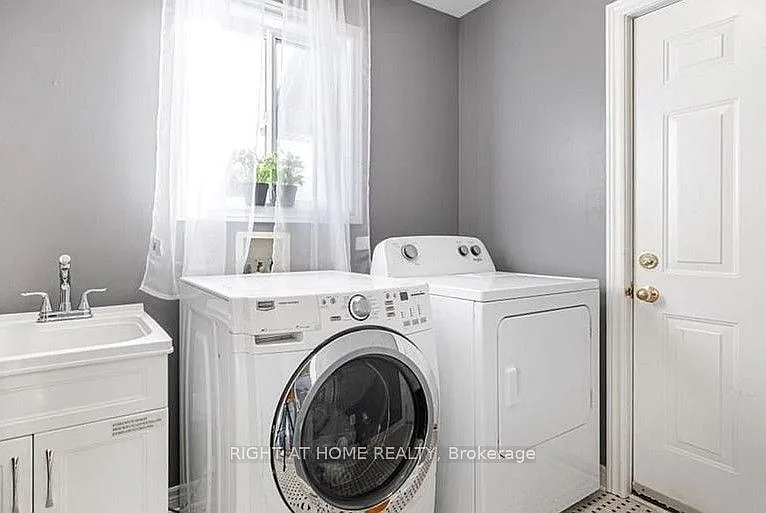 890 Guildwood Blvd — Photo 29