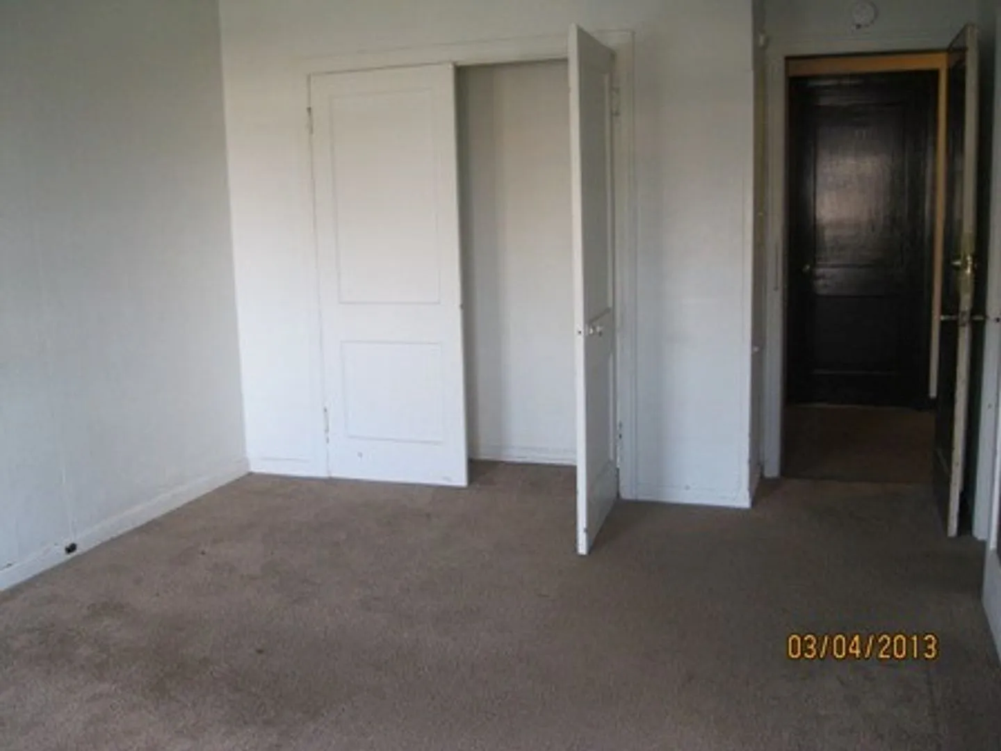 Alamo Apartments — Photo 2