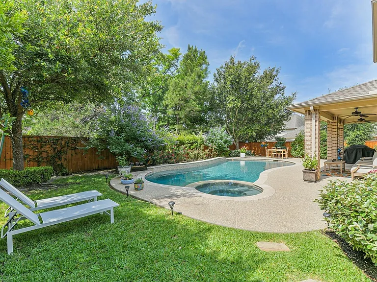6 S Wheatleigh Dr — Photo 33