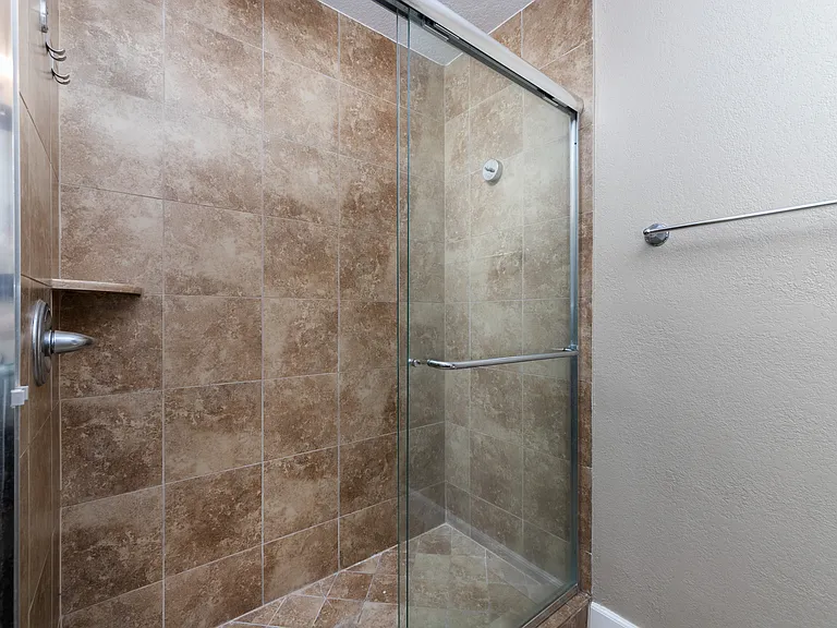 1633 S Bentley Ave #102 — Photo 18