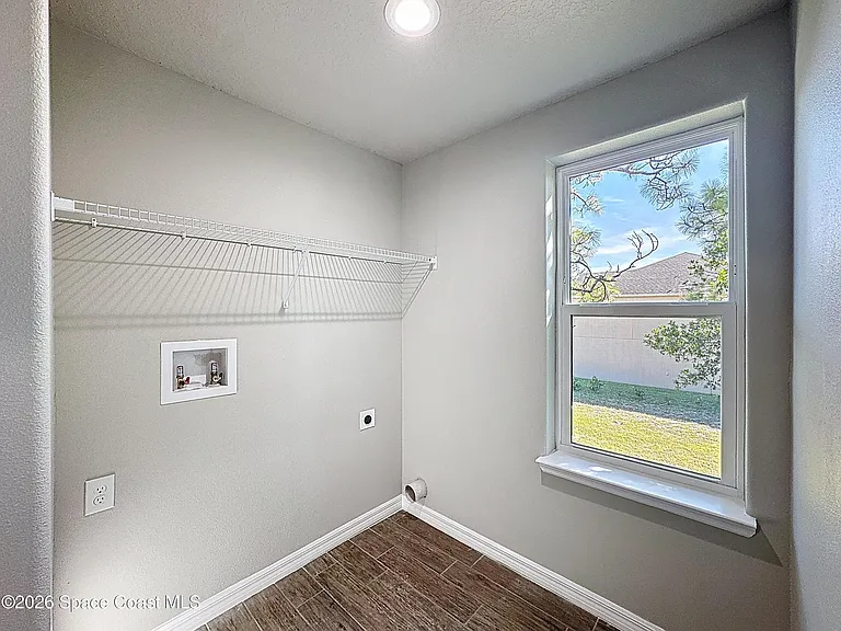 498 L M Davey Ln — Photo 14