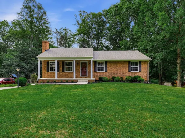 112 Valleywood Dr, Forest, VA 24551