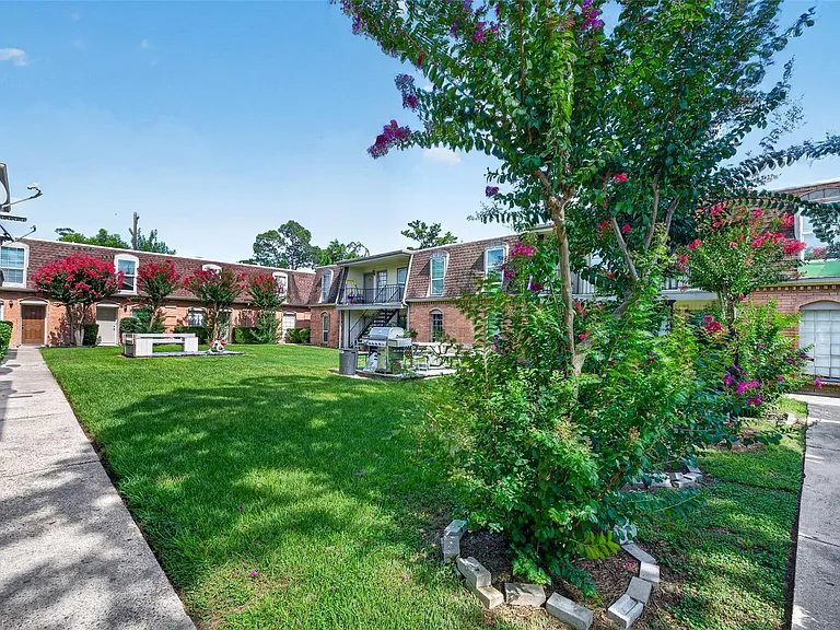 1220 Shadowdale Dr #6 — Photo 38