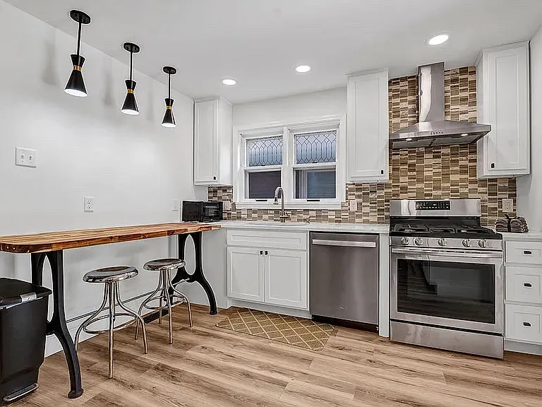 4918 Tiemann Ave — Photo 29