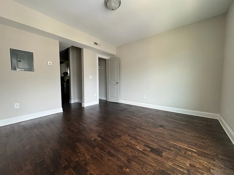 203 Howe Ave #203 — Photo 6